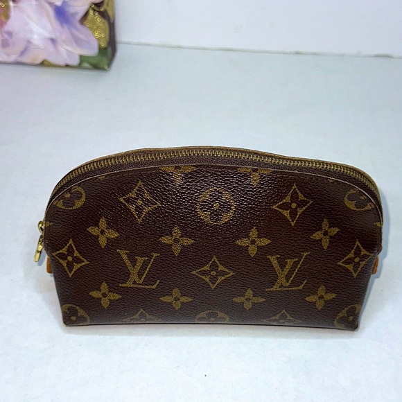 Louis Vuitton Demi Monogram Cosmetic pouch - Picture 5 of 11